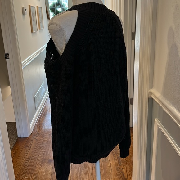 LIKE NEW OFF THE SHOULDER BLACK SWEATER - SIZE SMALL - Picture 5 of 8